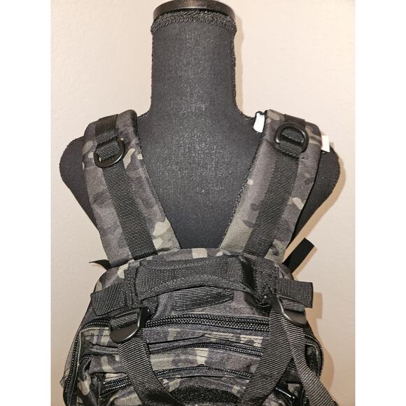 New! Backpack Assault Pack Bag Rucksack Hiking Treeking Travel Camo 17x10x6 - Picture 4 of 10